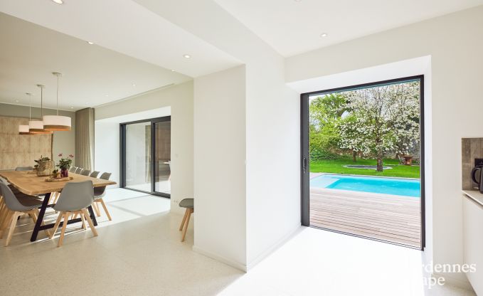 Comfortabele vakantievilla voor 14 in Limbourg, Ardennen