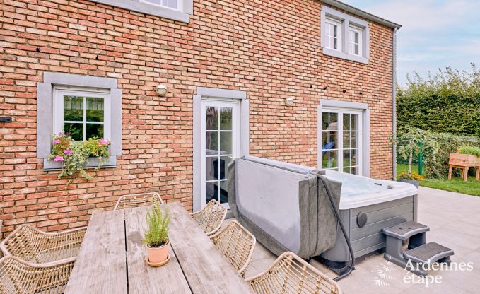 Ruime comfortabele vakantiewoning voor 10 personen in Voeren met priv�zwembad, jacuzzi en tuin