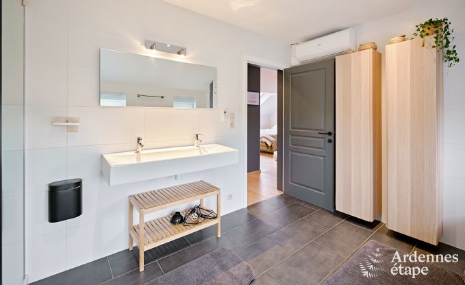 Ruime comfortabele vakantiewoning voor 10 personen in Voeren met priv�zwembad, jacuzzi en tuin