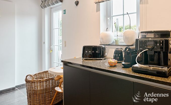 Ruime comfortabele vakantiewoning voor 10 personen in Voeren met priv�zwembad, jacuzzi en tuin