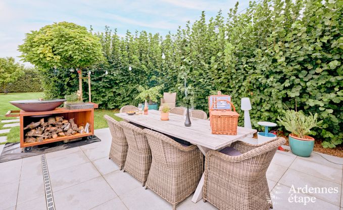 Ruime comfortabele vakantiewoning voor 10 personen in Voeren met priv�zwembad, jacuzzi en tuin