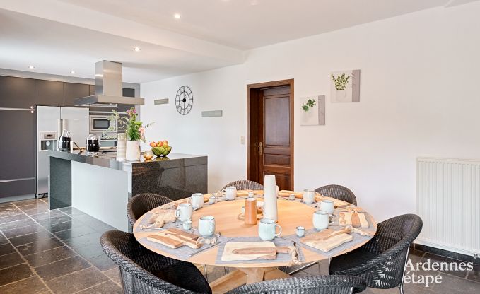 Ruime comfortabele vakantiewoning voor 10 personen in Voeren met priv�zwembad, jacuzzi en tuin