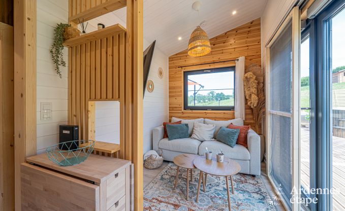 Tiny house voor 6 personen (max 4 volwassenen) met 3 slaapkamers, hottub, speeltuin en barbecue vlakbij Malmedy