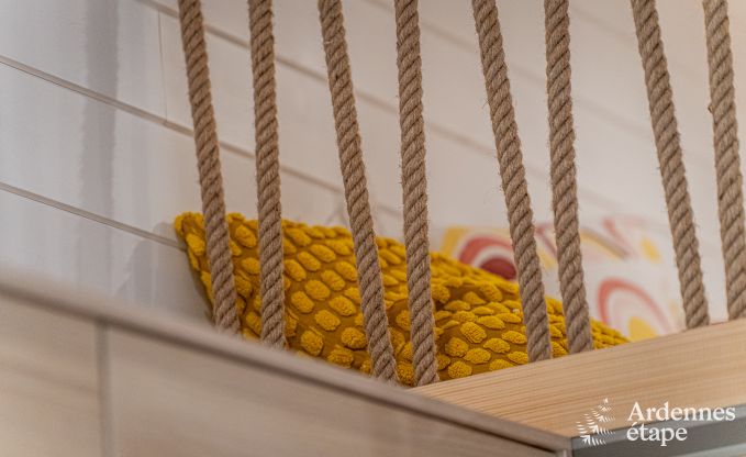 Tiny house voor 6 personen (max 4 volwassenen) met 3 slaapkamers, hottub, speeltuin en barbecue vlakbij Malmedy