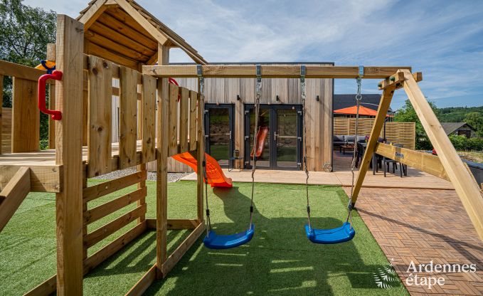 Tiny house voor 6 personen (max 4 volwassenen) met 3 slaapkamers, hottub, speeltuin en barbecue vlakbij Malmedy
