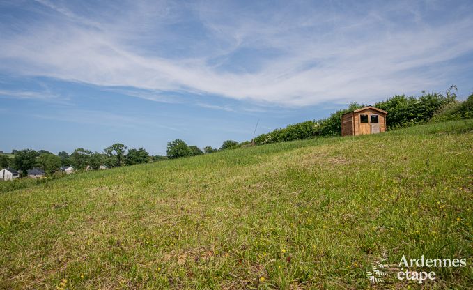 Tiny house voor 6 personen (max 4 volwassenen) met 3 slaapkamers, hottub, speeltuin en barbecue vlakbij Malmedy