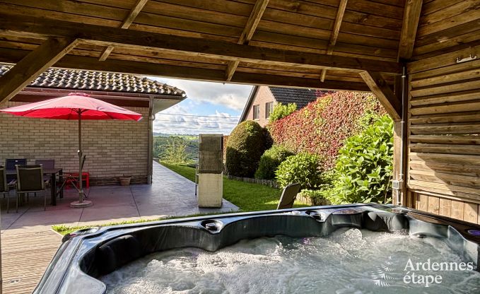 Vakantiehuis met jacuzzi, sauna, spelen en mooi uitzicht op de hoogten van Malmedy voor 6/8 personen in de Ardennen