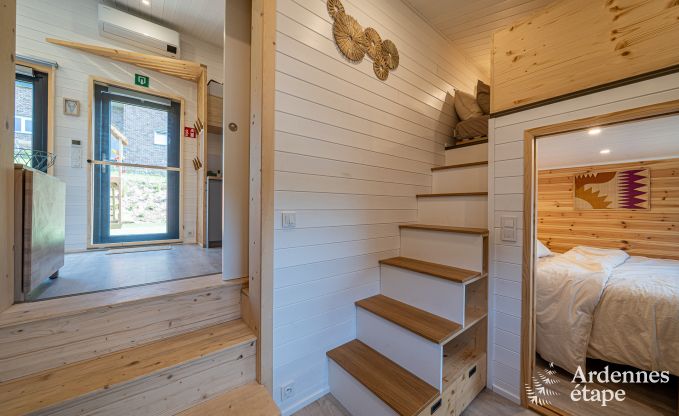 Tiny house voor 6 personen (max 4 volwassenen) met 3 slaapkamers, hottub, speeltuin en barbecue vlakbij Malmedy