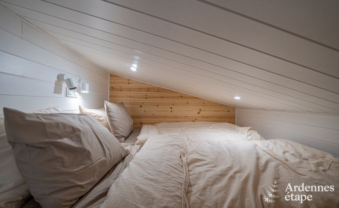 Tiny house voor 6 personen (max 4 volwassenen) met 3 slaapkamers, hottub, speeltuin en barbecue vlakbij Malmedy