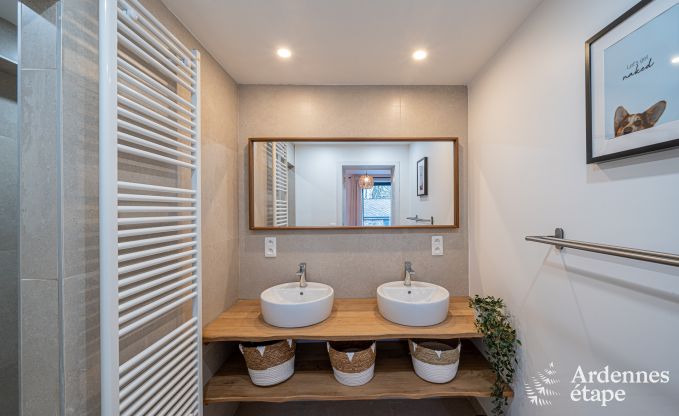 Ruime vakantiewoning in Manhay voor 15 personen met moderne faciliteiten in de Ardennen