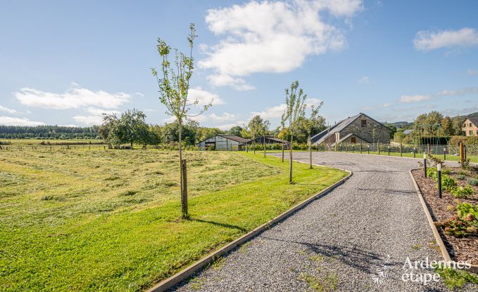 Ruime vakantiewoning in Manhay voor 15 personen met moderne faciliteiten in de Ardennen