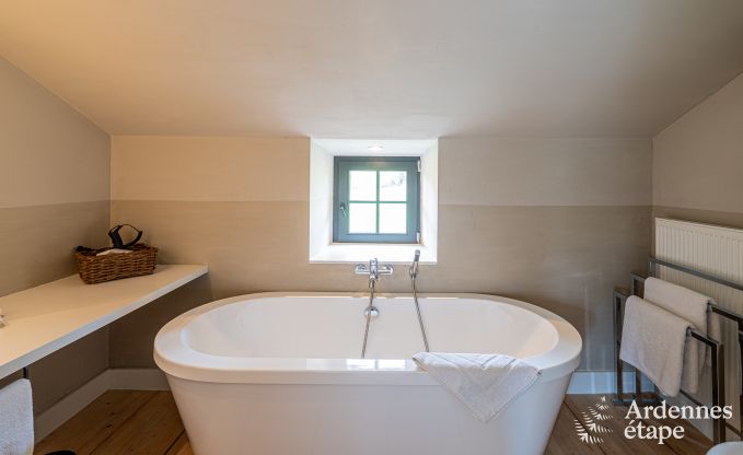 Charmant en stijlvol boerderijtje voor 14 personen en 2 honden in Manhay