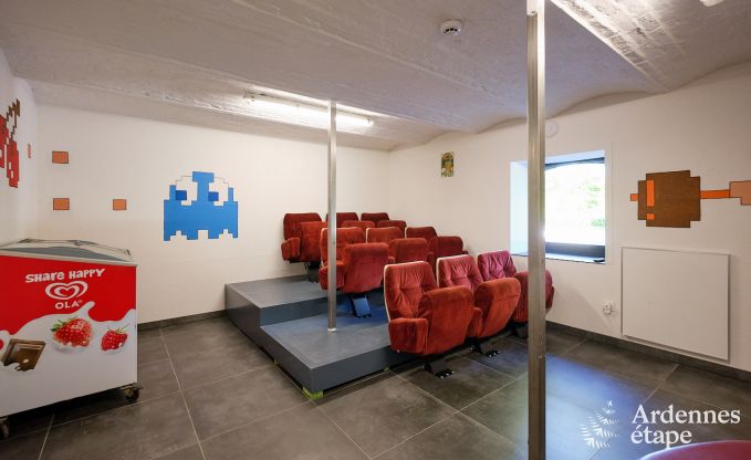 Vakantiehuis in Manhay voor 20 personen met 7 slaapkamers, eigen discotheek en bioscoop
