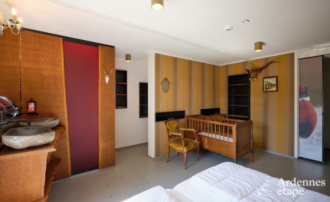 Vakantiehuis in Manhay voor 20 personen met 7 slaapkamers, eigen discotheek en bioscoop