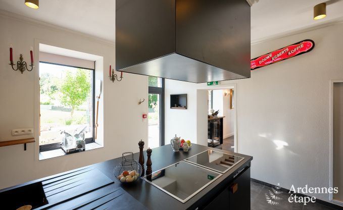 Vakantiehuis in Manhay voor 20 personen met 7 slaapkamers, eigen discotheek en bioscoop