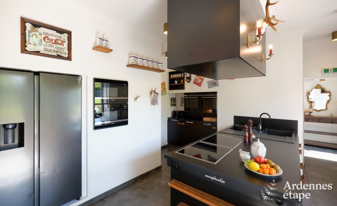 Vakantiehuis in Manhay voor 20 personen met 7 slaapkamers, eigen discotheek en bioscoop