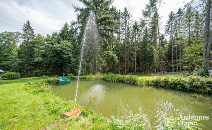 Charmant vakantiehuis in Manhay voor 8 personen, met verwarmd buitenzwembad, priv�vijver en fietsgarage aan de rand van het bos