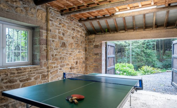 Charmant vakantiehuis in Manhay voor 8 personen, met verwarmd buitenzwembad, priv�vijver en fietsgarage aan de rand van het bos