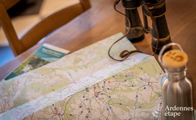 Charmant vakantiehuis in Manhay voor 8 personen, met verwarmd buitenzwembad, priv�vijver en fietsgarage aan de rand van het bos