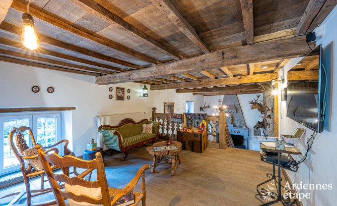 Charmant vakantiehuis in Manhay voor 8 personen, met verwarmd buitenzwembad, priv�vijver en fietsgarage aan de rand van het bos