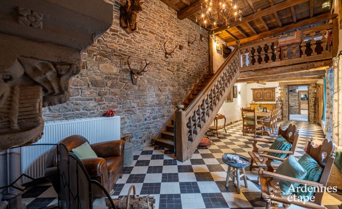 Charmant vakantiehuis in Manhay voor 8 personen, met verwarmd buitenzwembad, priv�vijver en fietsgarage aan de rand van het bos