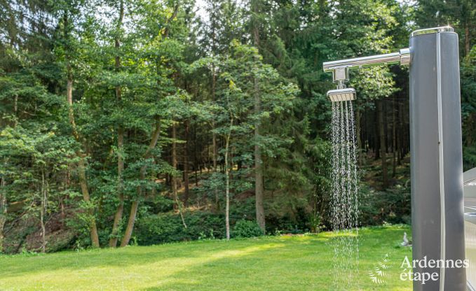 Charmant vakantiehuis in Manhay voor 8 personen, met verwarmd buitenzwembad, priv�vijver en fietsgarage aan de rand van het bos