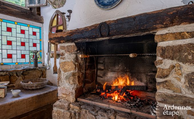 Charmant vakantiehuis in Manhay voor 8 personen, met verwarmd buitenzwembad, priv�vijver en fietsgarage aan de rand van het bos