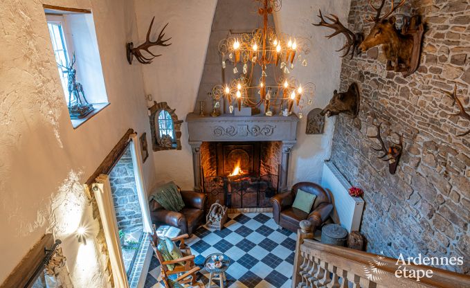 Charmant vakantiehuis in Manhay voor 8 personen, met verwarmd buitenzwembad, priv�vijver en fietsgarage aan de rand van het bos