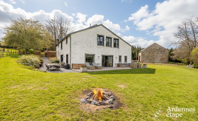 Charmant en stijlvol boerderijtje voor 14 personen en 2 honden in Manhay