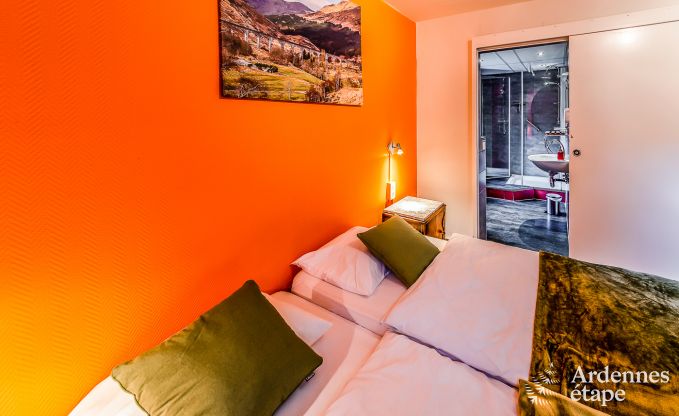 Vakantiewoning voor 41 personen met 22 slaapkamers aan het water in de Ardennen, nabij Maredsous