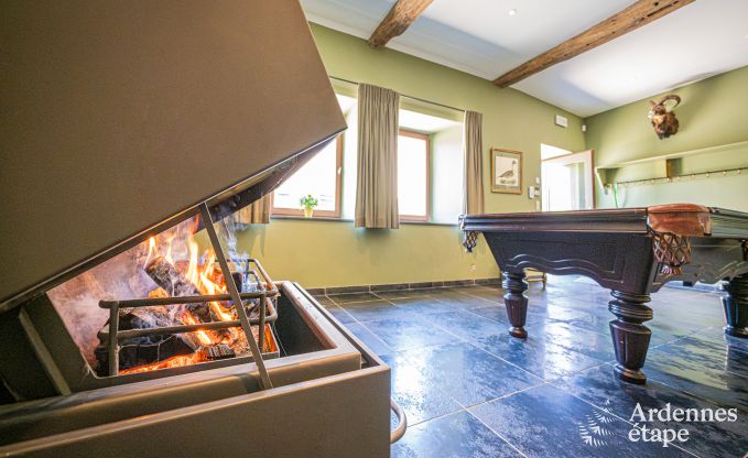 Ruime vakantiewoning in Maredsous voor 18 personen met 6 slaapkamers, 5 badkamers, pizzaoven en grote privtuin nabij Dinant en Mettet