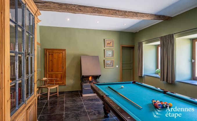 Ruime vakantiewoning in Maredsous voor 18 personen met 6 slaapkamers, 5 badkamers, pizzaoven en grote privtuin nabij Dinant en Mettet