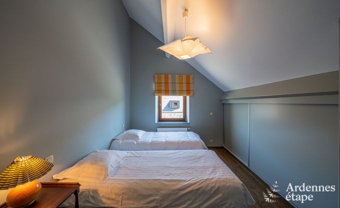 Ruime vakantiewoning in Maredsous voor 18 personen met 6 slaapkamers, 5 badkamers, pizzaoven en grote privtuin nabij Dinant en Mettet