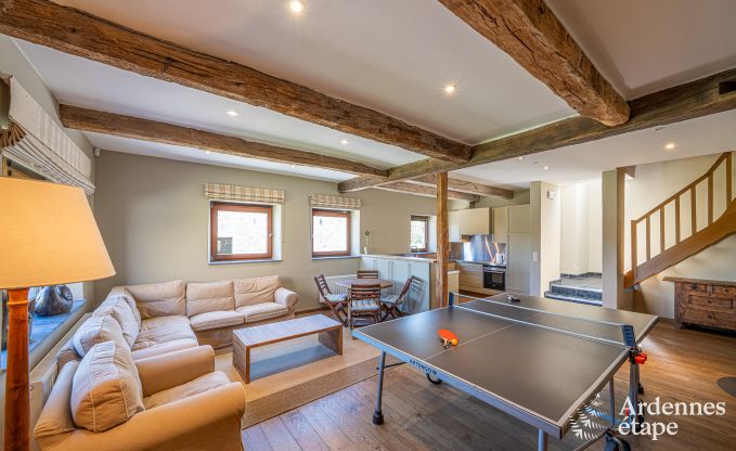 Ruime vakantiewoning in Maredsous voor 18 personen met 6 slaapkamers, 5 badkamers, pizzaoven en grote privtuin nabij Dinant en Mettet