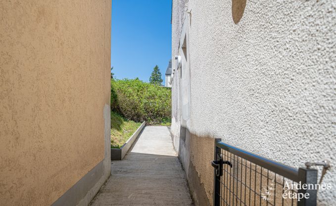 Rolstoeltoegankelijke vakantiewoning in Martelange voor 9 personen met priv�tuin