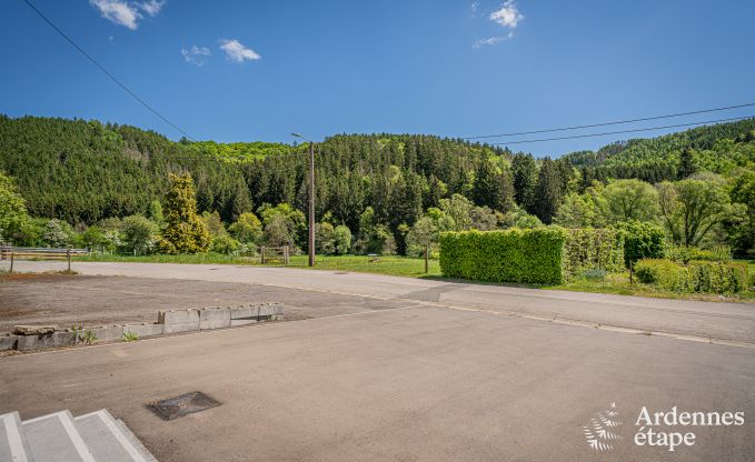 Rolstoeltoegankelijke vakantiewoning in Martelange voor 9 personen met priv�tuin