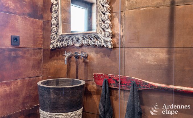 Romantische chalet aan het water voor 2 personen in Momignies