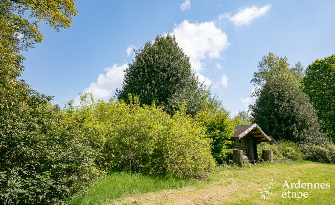 Romantische chalet aan het water voor 2 personen in Momignies