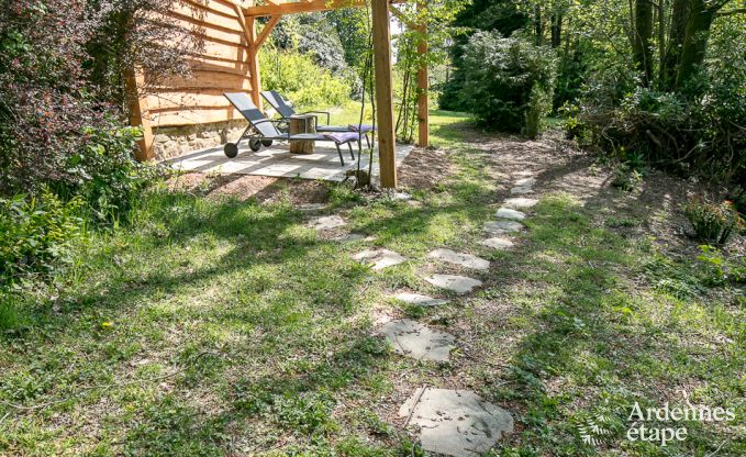 Romantische chalet aan het water voor 2 personen in Momignies