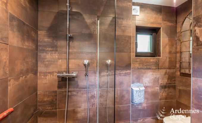 Romantische chalet aan het water voor 2 personen in Momignies