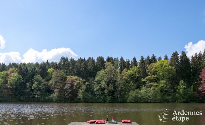 Romantische chalet aan het water voor 2 personen in Momignies