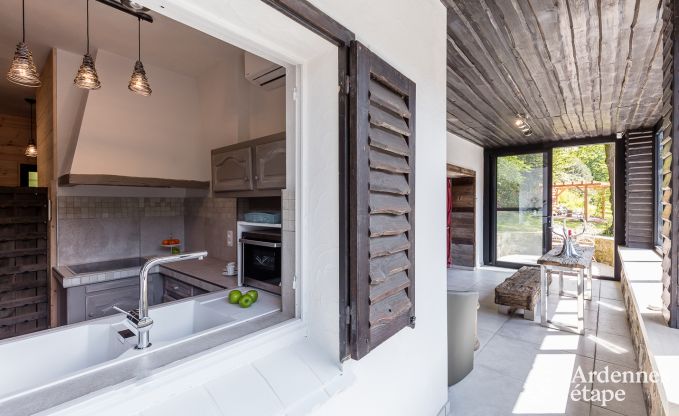 Romantische chalet aan het water voor 2 personen in Momignies