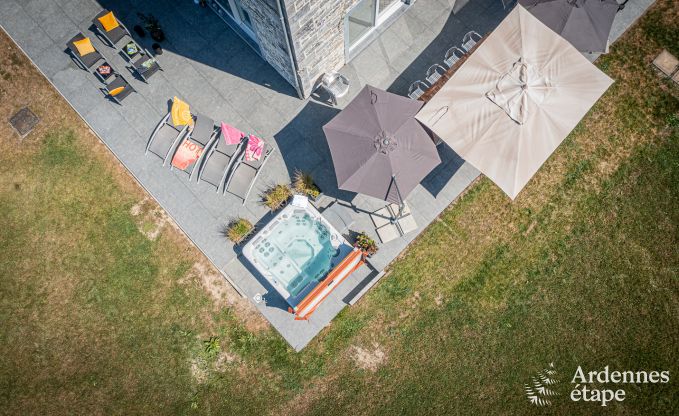 Vakantiehuis in Moustier-en-Fagne voor 14 in de Franse  Ardennen