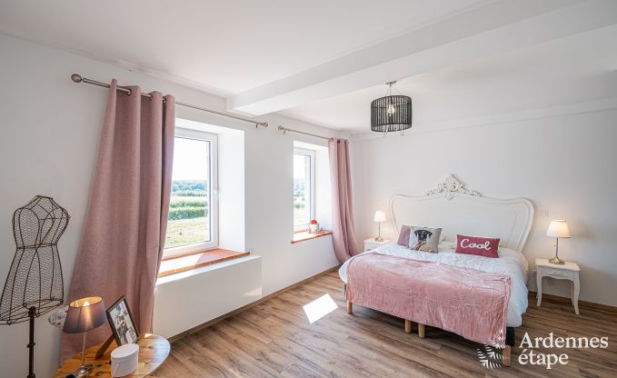 Vakantiehuis in Moustier-en-Fagne voor 14 in de Franse  Ardennen