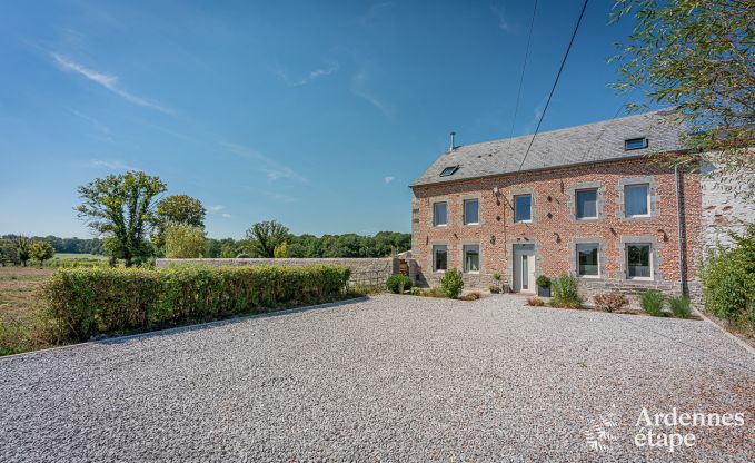 Vakantiehuis in Moustier-en-Fagne voor 14 in de Franse  Ardennen