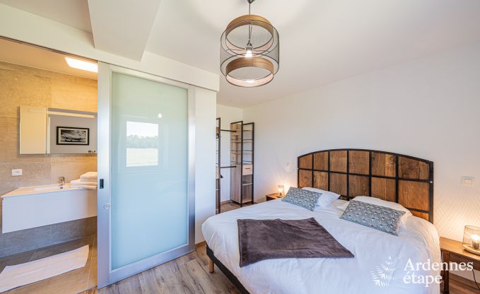 Vakantiehuis in Moustier-en-Fagne voor 14 in de Franse  Ardennen