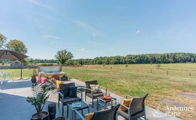 Vakantiehuis in Moustier-en-Fagne voor 14 in de Franse  Ardennen