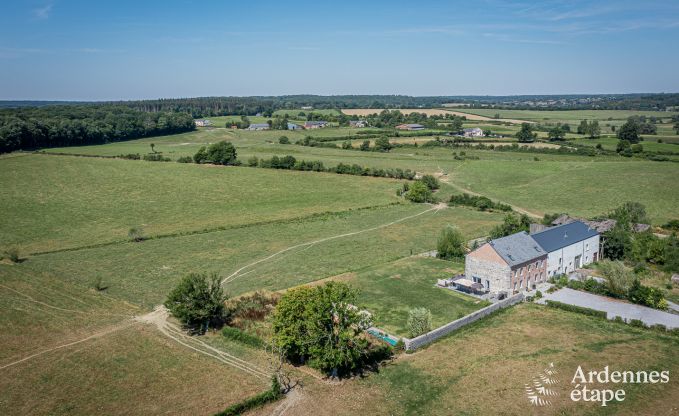 Vakantiehuis in Moustier-en-Fagne voor 14 in de Franse  Ardennen