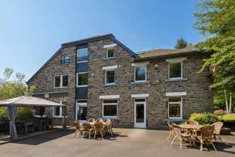 Grote villa met zwembad voor 28 personen in Houffalize (Ardennen)