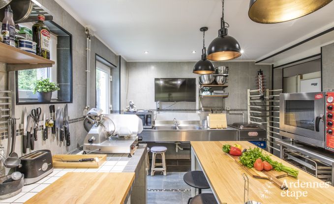 Vakantie midden in de natuur in de Ardennen: ruime villa in Houffalize (Nadrin) voor 28 personen met talrijke voorzieningen en diensten, huisdieren welkom